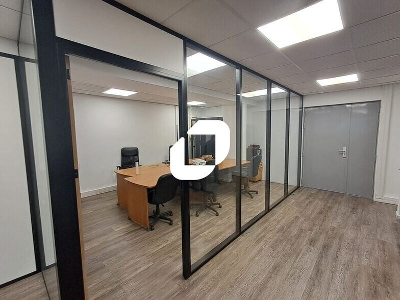 Bureau dans Nanterre à louer - Photo intérieure - Image 3 de 4