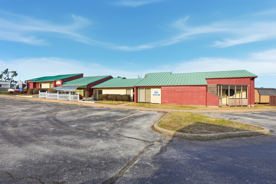 1102-1108 Poplar Pl, Rogers, AR for lease - Building Photo - Image 3 of 12