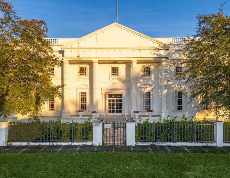 15165 NW 77th Ave, Miami Lakes, FL for lease - Building Photo - Image 1 of 16