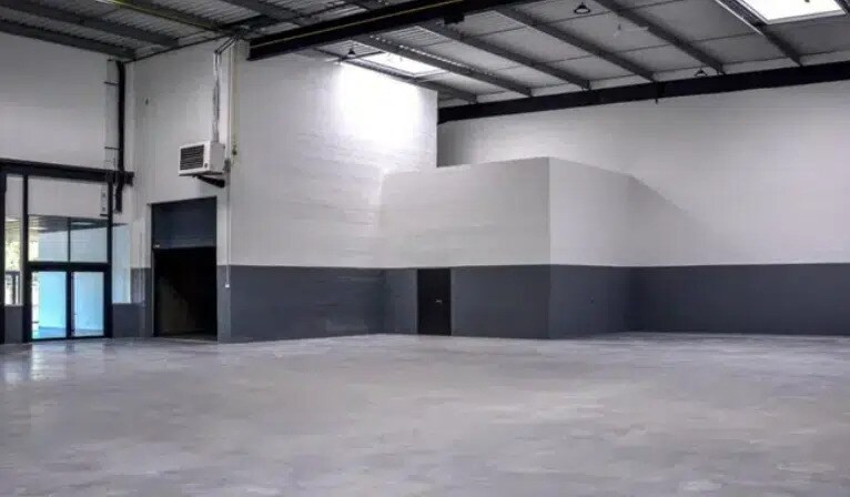 Local d'activités dans Marines à vendre - Photo intérieure - Image 3 de 5