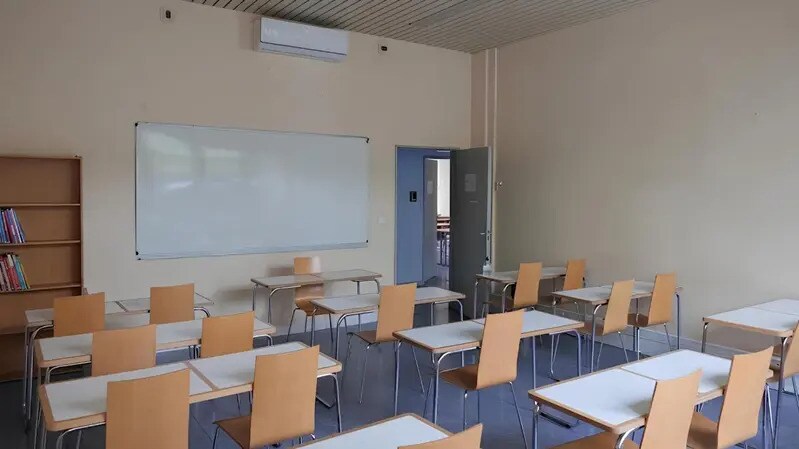 Office in Bordeaux for lease Interior Photo- Image 1 of 8