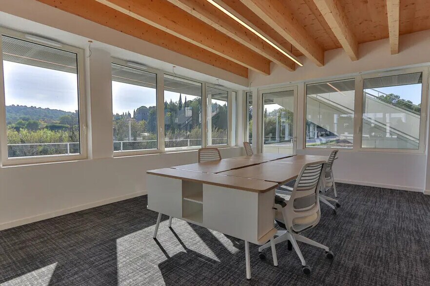 Bureau dans Aix-en-Provence à louer - Photo intérieure - Image 1 de 22