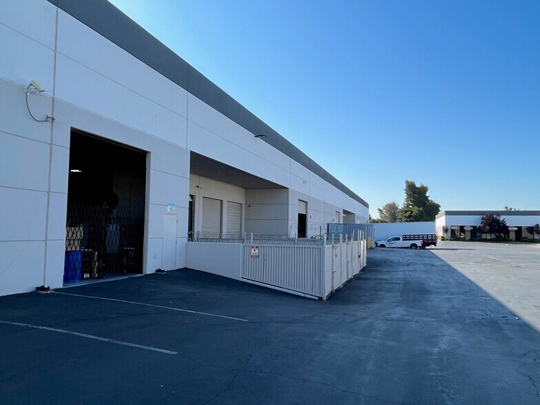 1030 Commercial St, San Jose, CA à louer - Photo du bâtiment - Image 2 de 2