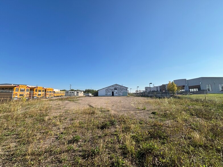 2010 8 Av, Cold Lake, AB for lease - Primary Photo - Image 1 of 6