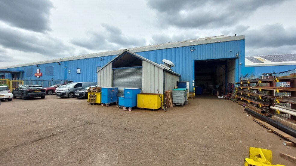 50 Freshwater Rd, Dagenham à vendre - Photo du bâtiment - Image 2 de 4