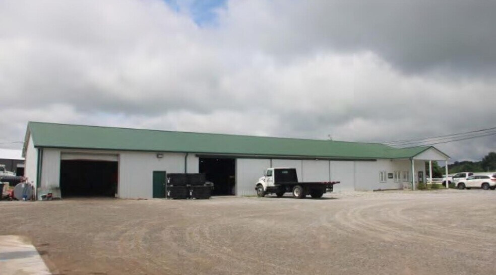 1498 S Columbia Ave, Campbellsville, KY for sale - Building Photo - Image 2 of 16