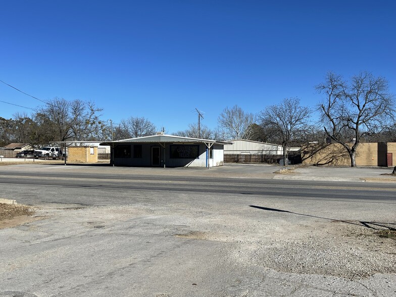 341 S Texas St, De Leon, TX à vendre - Photo principale - Image 1 de 1