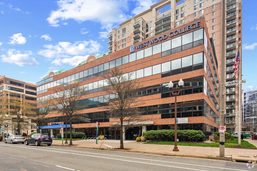 4420 N Fairfax Dr, Arlington, VA à louer - Photo principale - Image 1 de 17