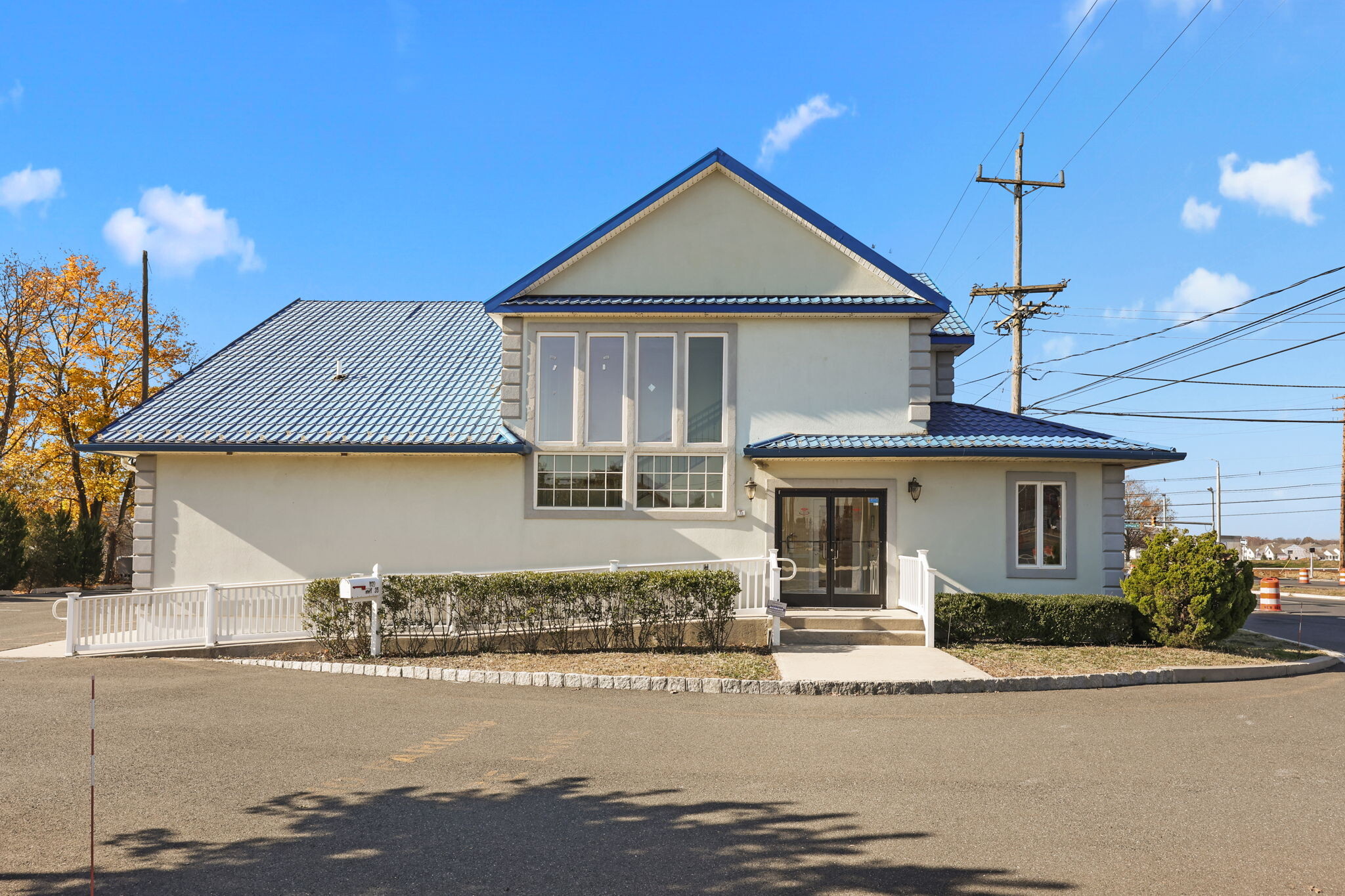 143 State Route 33, Manalapan, NJ for lease Building Photo- Image 1 of 34