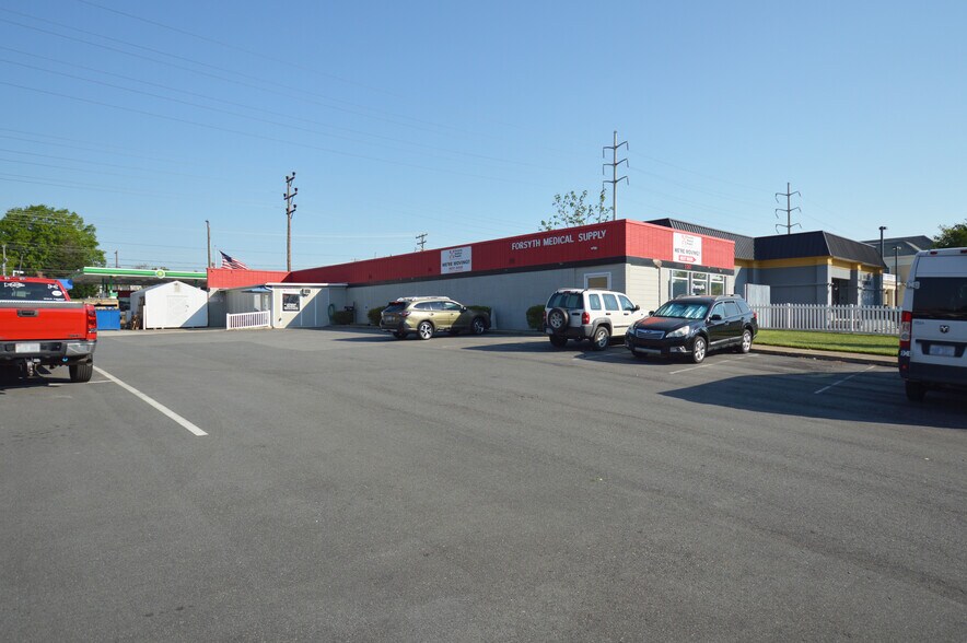 3041 Trenwest Dr, Winston-Salem, NC for sale - Primary Photo - Image 1 of 10