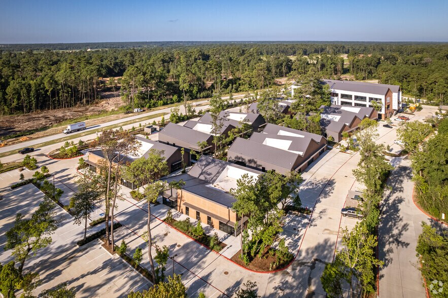 1259 Grand Central Blvd, Conroe, TX à louer - Photo du bâtiment - Image 2 de 11