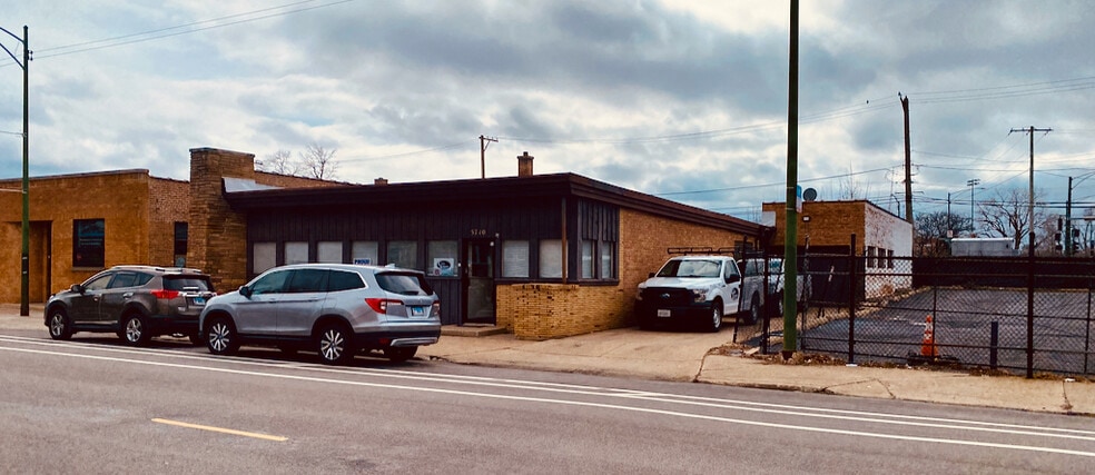 5710 N Northwest Hwy, Chicago, IL for lease - Building Photo - Image 2 of 6