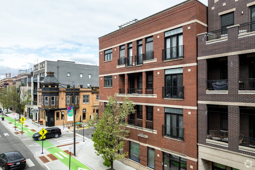 2058 W Belmont Ave, Chicago, IL for sale - Building Photo - Image 3 of 10