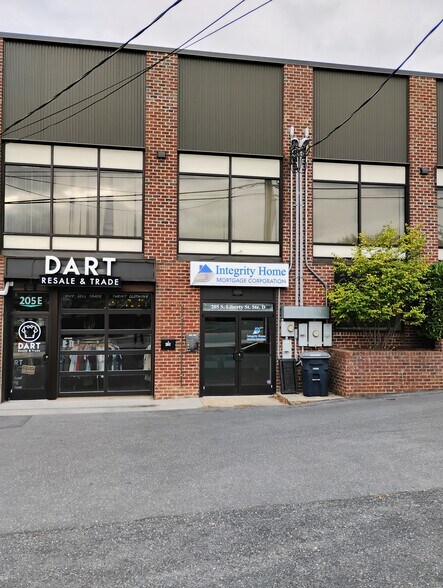 205 S Liberty St, Harrisonburg, VA à louer - Photo du bâtiment - Image 2 de 20