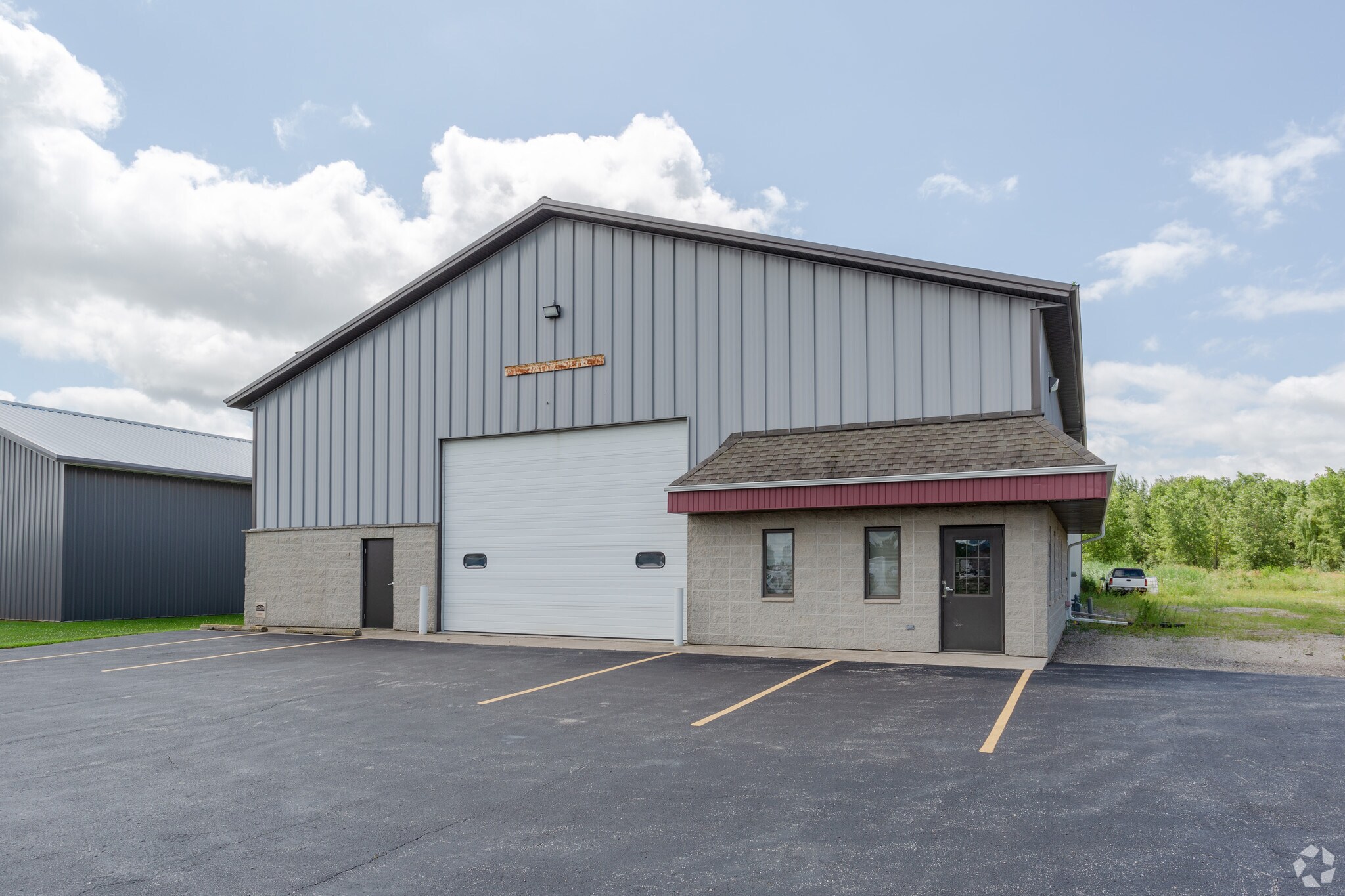 1133 Flightway Dr, De Pere, WI à vendre Photo du bâtiment- Image 1 de 1