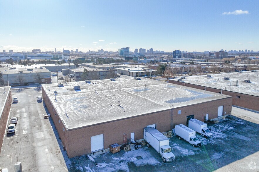 310 Steelcase Rd, Markham, ON à louer - Photo du bâtiment - Image 3 de 3
