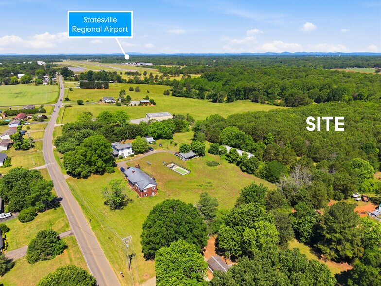 178 Old Airport rd, Statesville, NC à vendre - Photo du bâtiment - Image 2 de 4