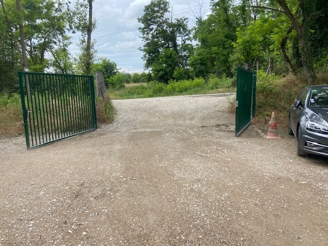 Chemin des Blaches, Grenay for lease - Building Photo - Image 2 of 3
