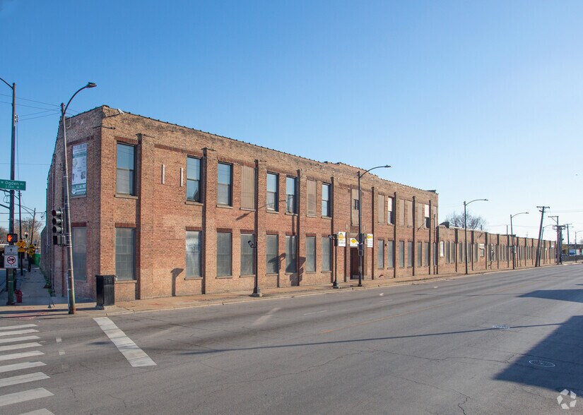 4401 W Ogden Ave, Chicago, IL à vendre - Photo du bâtiment - Image 2 de 4