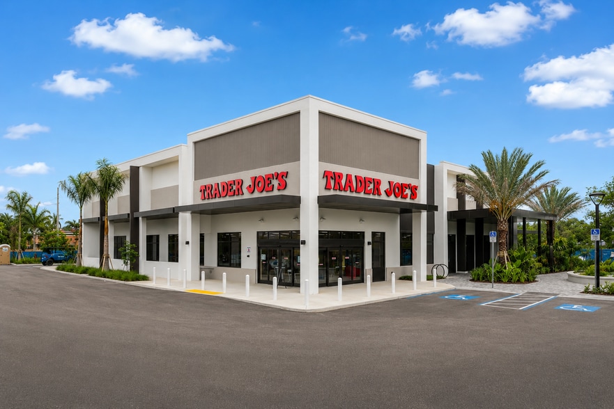8111 S Dixie Hwy, West Palm Beach, FL for lease - Building Photo - Image 1 of 10