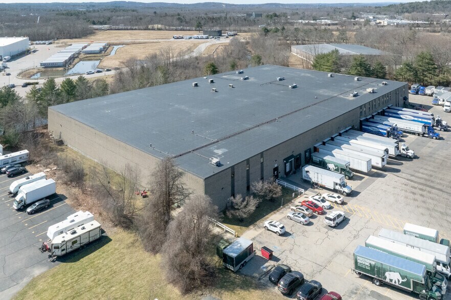 191-195 Flanders Rd, Westborough, MA à louer - Photo du bâtiment - Image 3 de 6