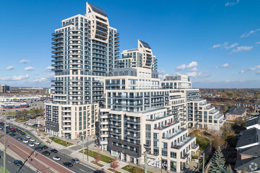 9191 Yonge St, Richmond Hill, ON à vendre - Photo du bâtiment - Image 2 de 6