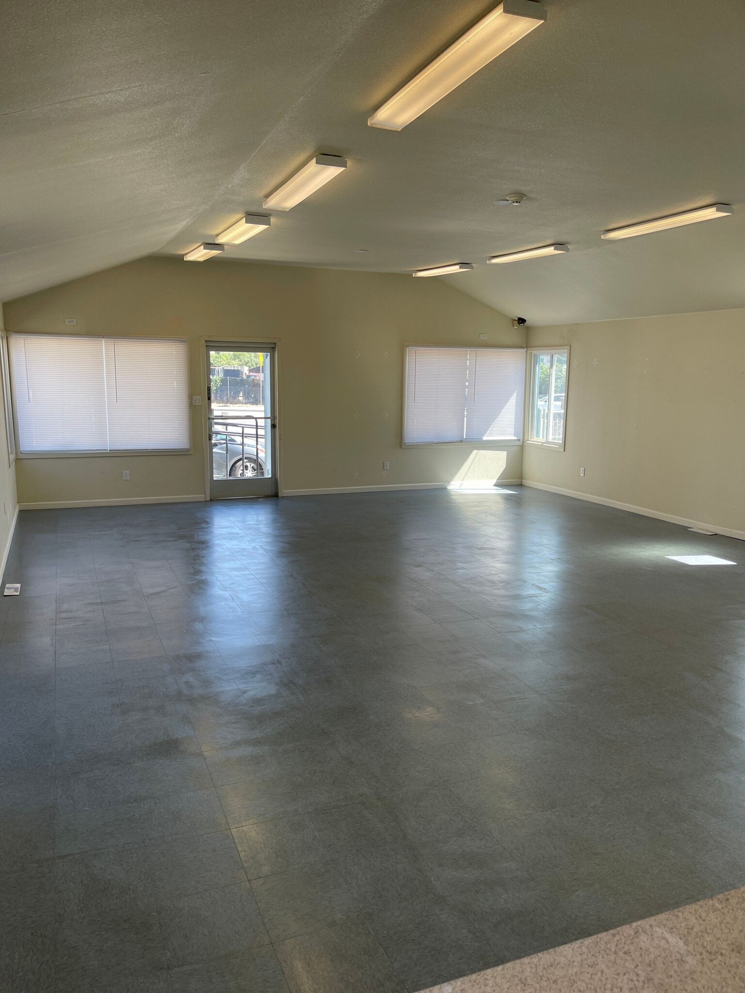 4018 Pacheco Blvd, Martinez, CA for lease Building Photo- Image 1 of 8
