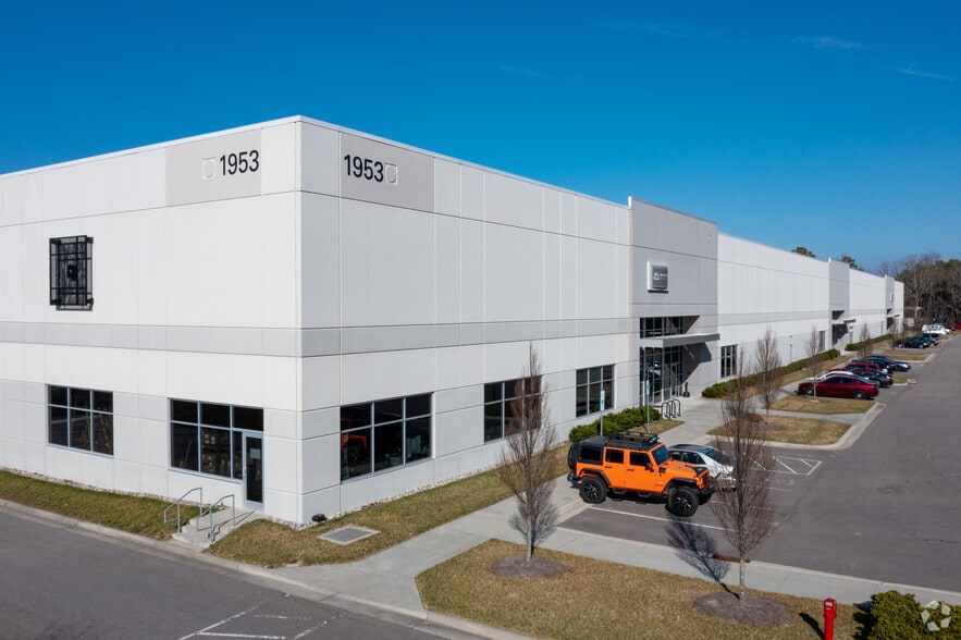 1953 T W Alexander Dr, Durham, NC for lease - Primary Photo - Image 1 of 5