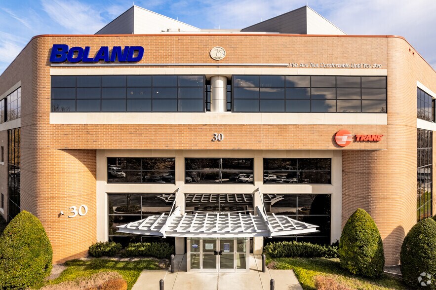 30 W Watkins Mill Rd, Gaithersburg, MD for lease - Building Photo - Image 2 of 6