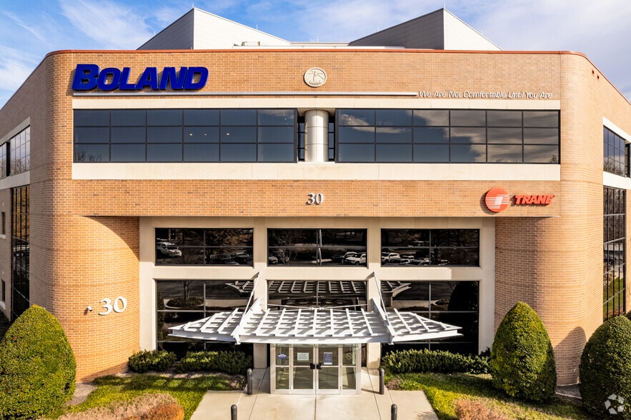 30 W Watkins Mill Rd, Gaithersburg, MD à louer - Photo du bâtiment - Image 2 de 6