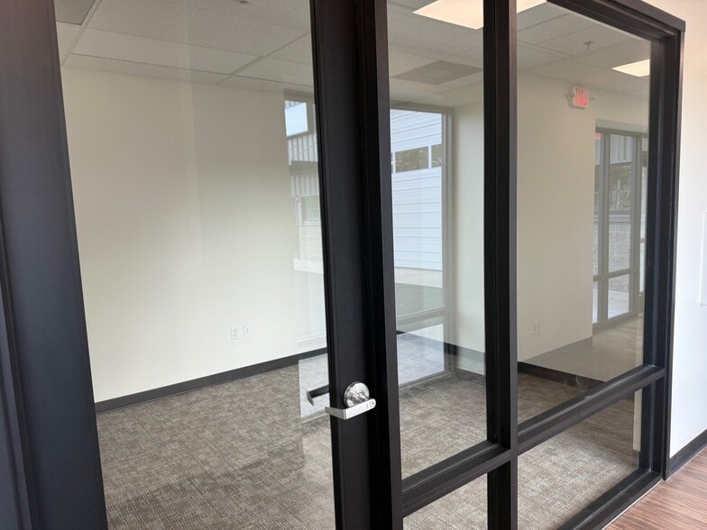 125 Cap Ct, Eugene, OR à louer - Photo du bâtiment - Image 2 de 14