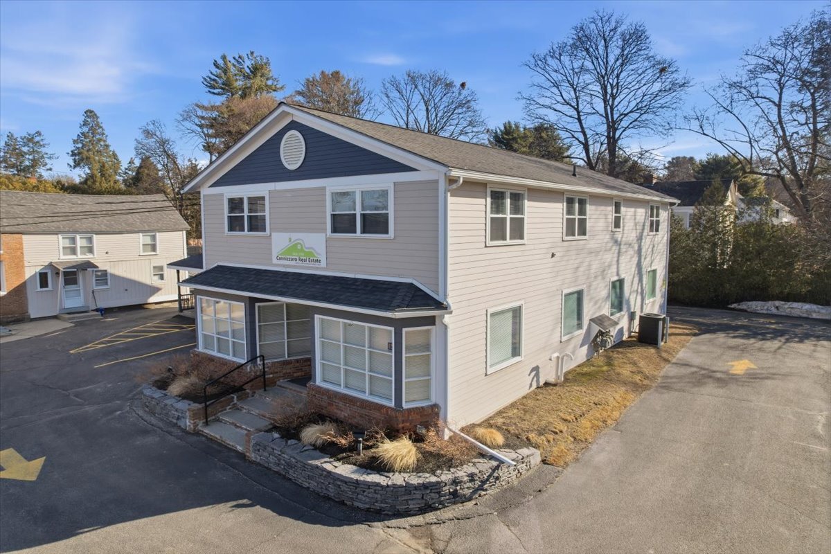 938-950 Shelburne Rd, South Burlington portefeuille de 2 propriétés à vendre sur LoopNet.ca Photo principale- Image 1 de 29