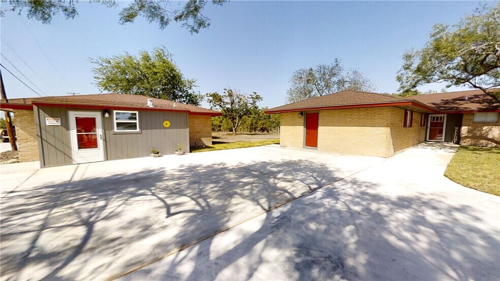 Terrain dans Robstown, TX à vendre - Photo du bâtiment - Image 2 de 32