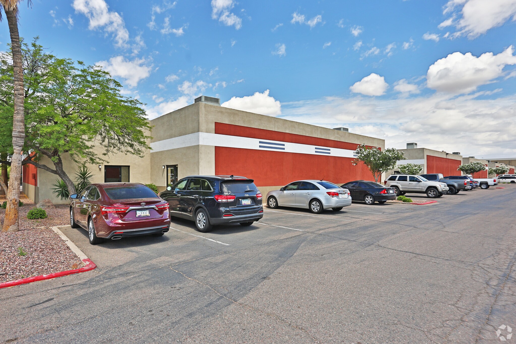 4208-4248 S 36th Pl, Phoenix, AZ à louer Photo du bâtiment- Image 1 de 6