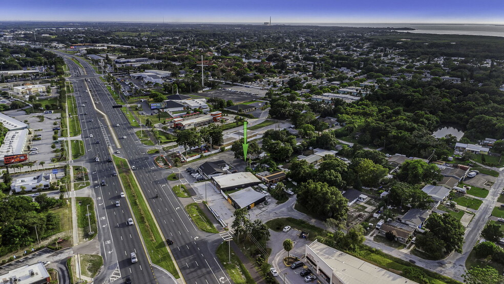 4237 US Highway 19, New Port Richey, FL à vendre - Photo du bâtiment - Image 2 de 14
