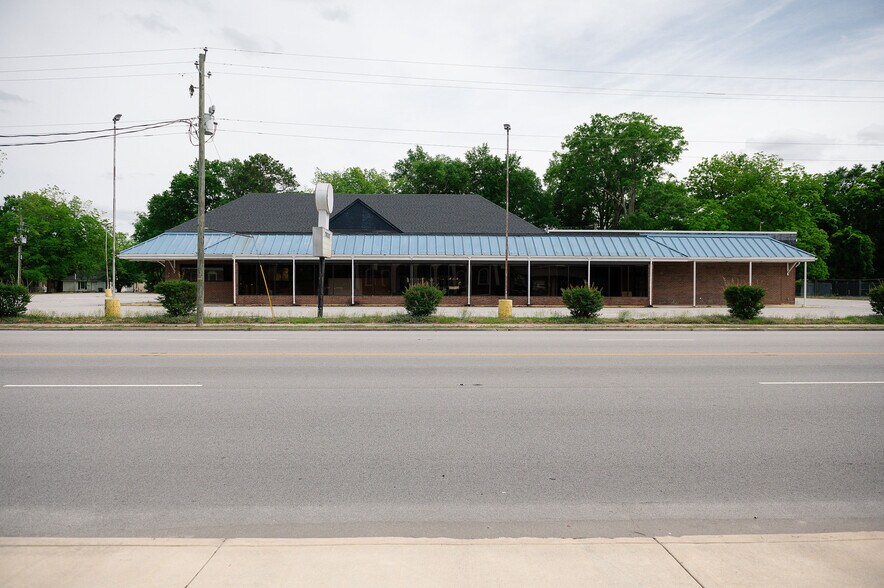 331 W Carolina Ave, Hartsville, SC for sale - Building Photo - Image 1 of 6