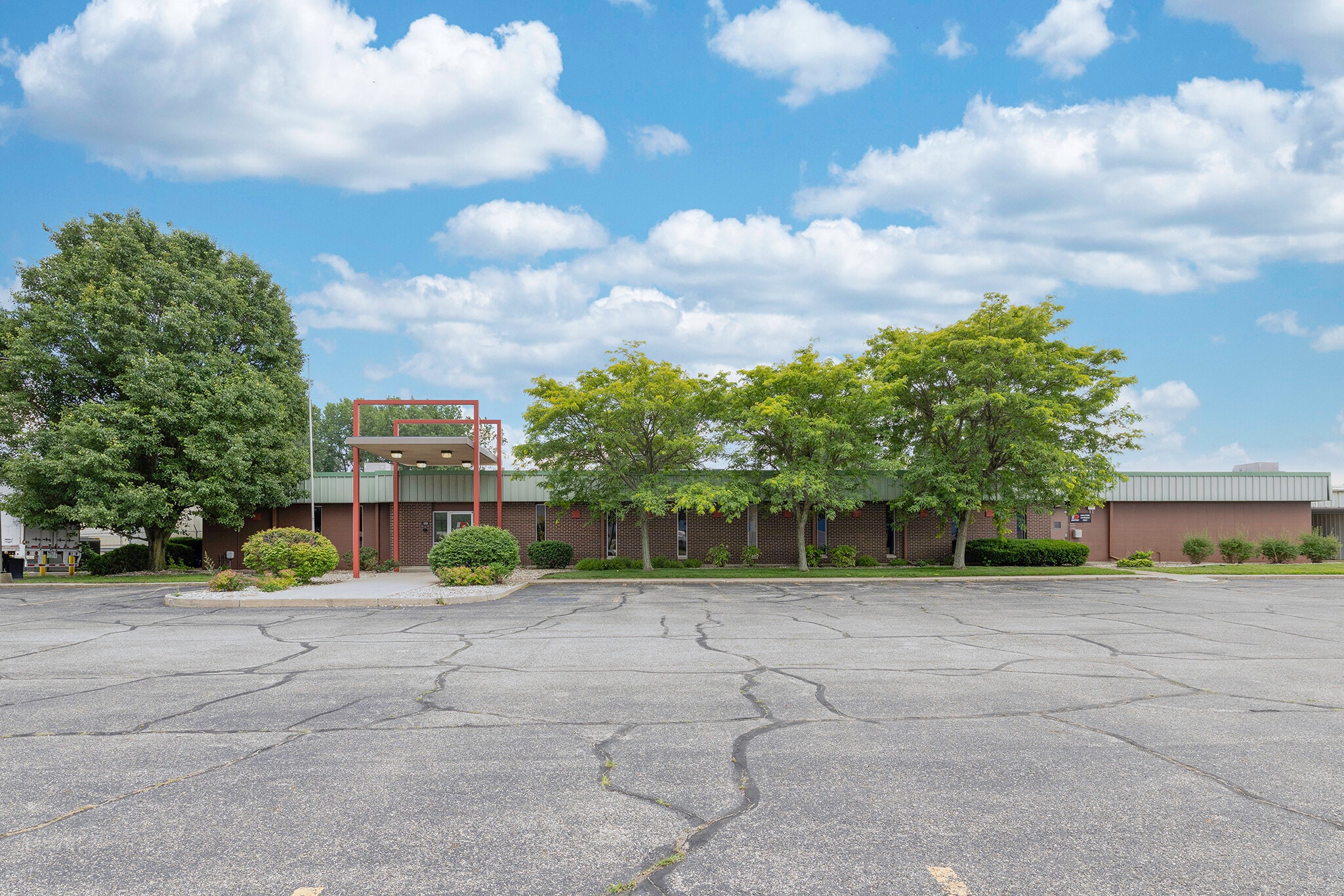 1655 E 12th St, Mishawaka, IN for sale Building Photo- Image 1 of 27