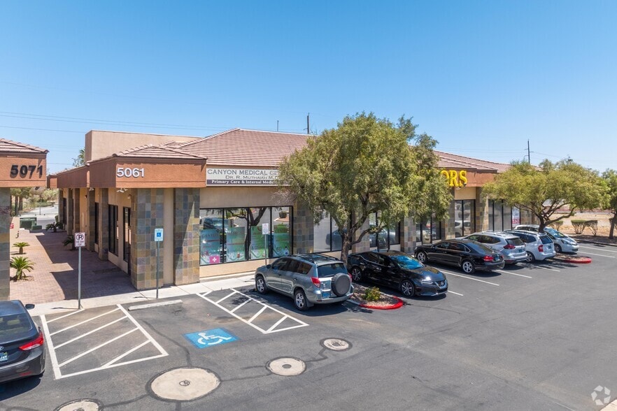 5061 N Rainbow Blvd, Las Vegas, NV à louer - Photo principale - Image 1 de 4