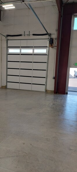 3015 W Directors Row, Salt Lake City, UT à louer - Photo du bâtiment - Image 2 de 9