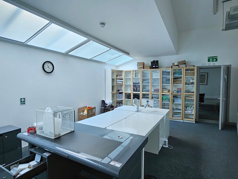 259-269 Goswell Rd, London for sale - Interior Photo - Image 3 of 8