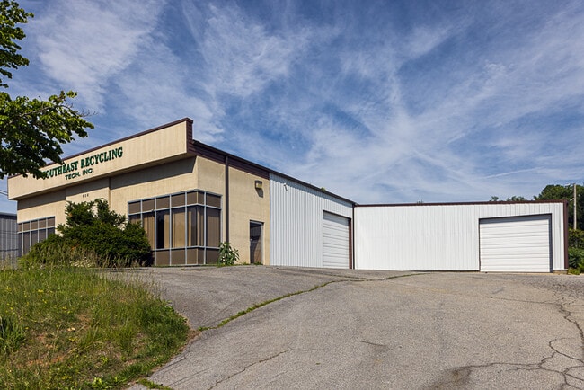 Plus de détails pour 906 Chase Dr, Johnson City, TN - Industriel à louer