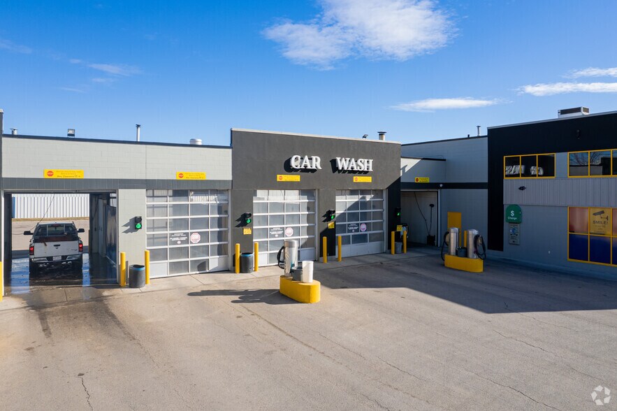 5412 56th Ave SE, Calgary, AB à vendre - Photo principale - Image 1 de 1