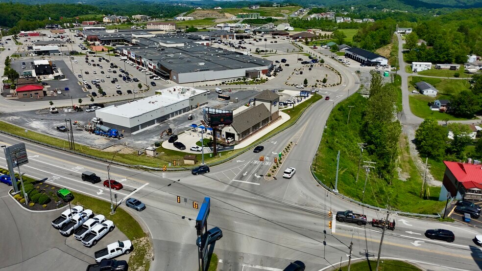 2600 Middletown Commons, White Hall, WV à louer - Photo du bâtiment - Image 3 de 71