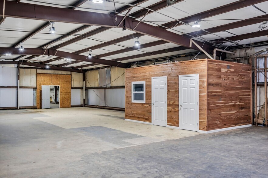 1409 Buffalo Rd, Lawrenceburg, TN à louer - Photo du bâtiment - Image 2 de 19