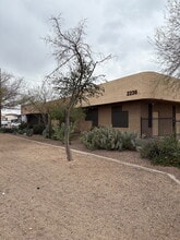 2236 W Bethany Home Rd, Phoenix, AZ for lease Interior Photo- Image 2 of 5