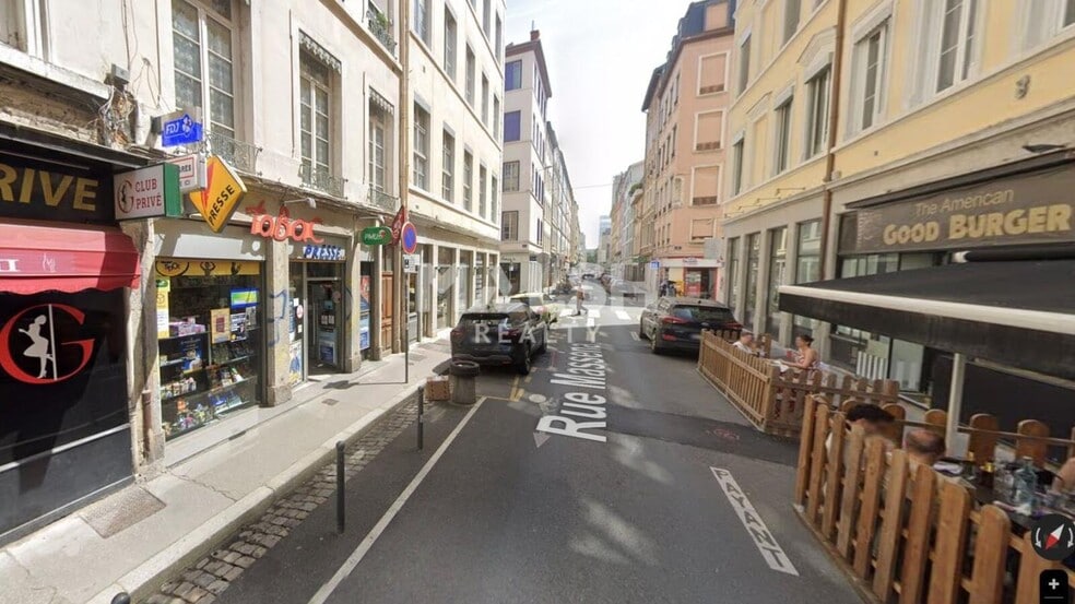 Retail in Lyon for lease - Building Photo - Image 2 of 3