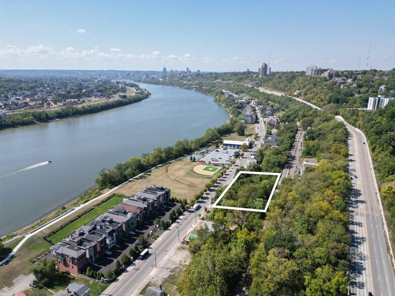 2370 Riverside dr, Cincinnati, OH à vendre - Photo du bâtiment - Image 2 de 6