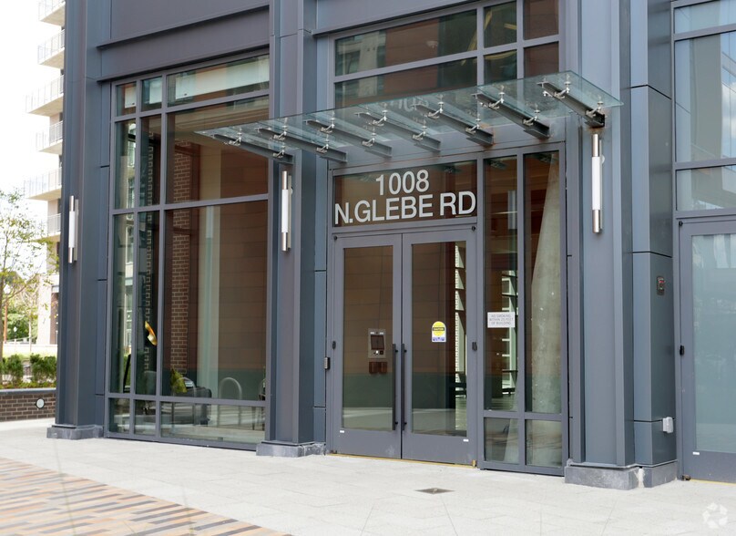 1008 N Glebe Rd, Arlington, VA à louer - Photo du bâtiment - Image 2 de 82