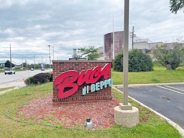 38888 6 Mile Rd, Livonia, MI à louer - Photo du bâtiment - Image 2 de 3