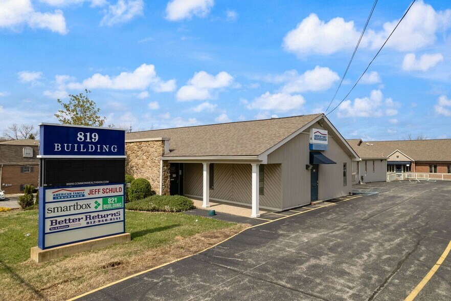 819 Mt Tabor Rd, New Albany, IN à louer - Photo du bâtiment - Image 1 de 10